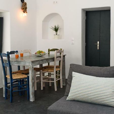 The Luna Suite Emporio  Екстериор снимка