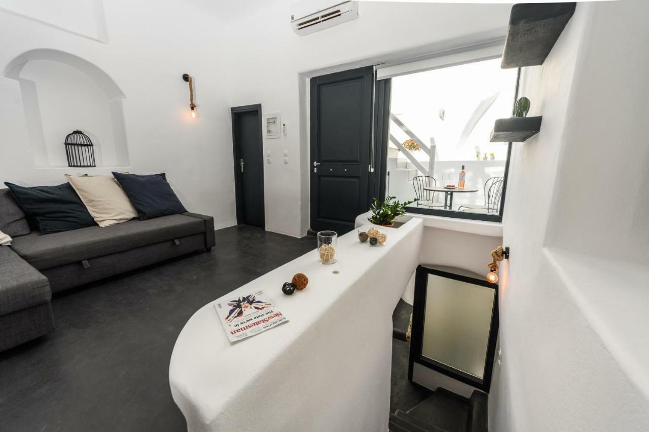 The Luna Suite Emporio  Екстериор снимка