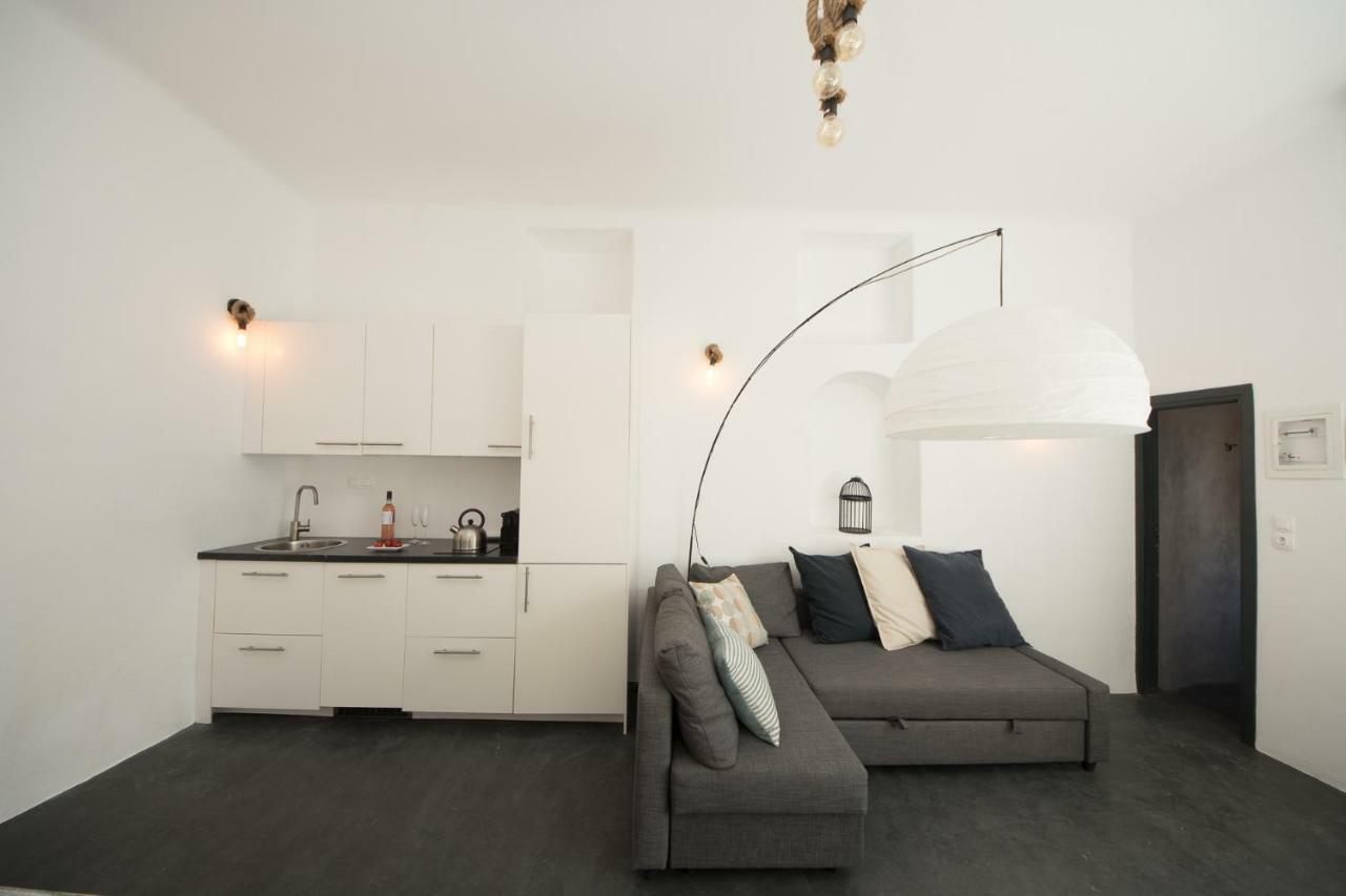 The Luna Suite Emporio  Екстериор снимка