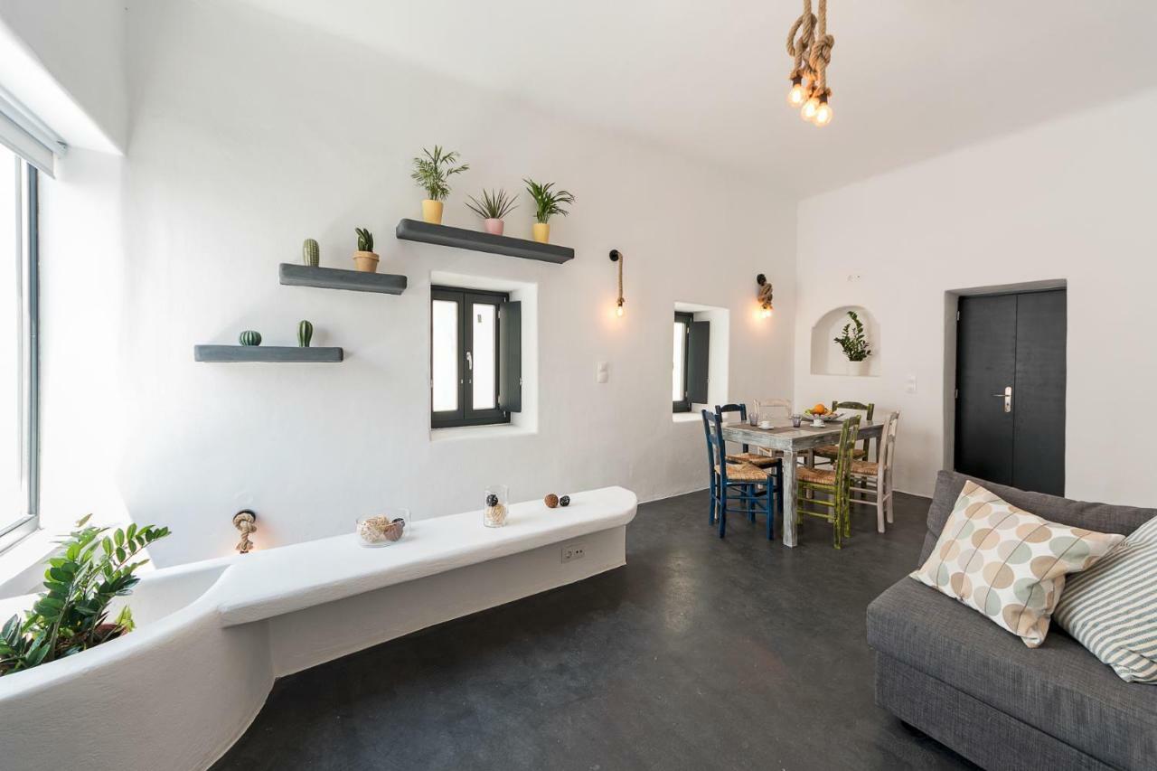 The Luna Suite Emporio  Екстериор снимка