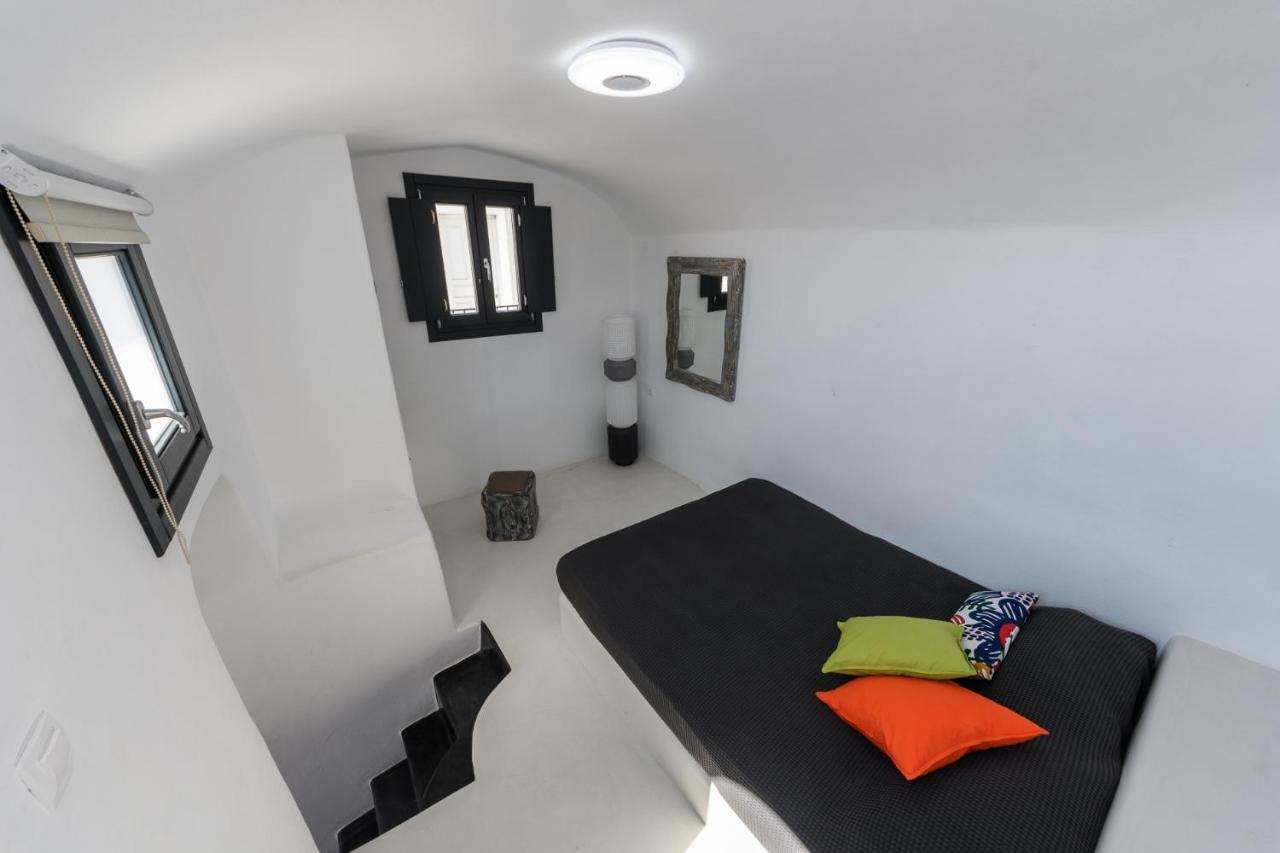 The Luna Suite Emporio  Екстериор снимка