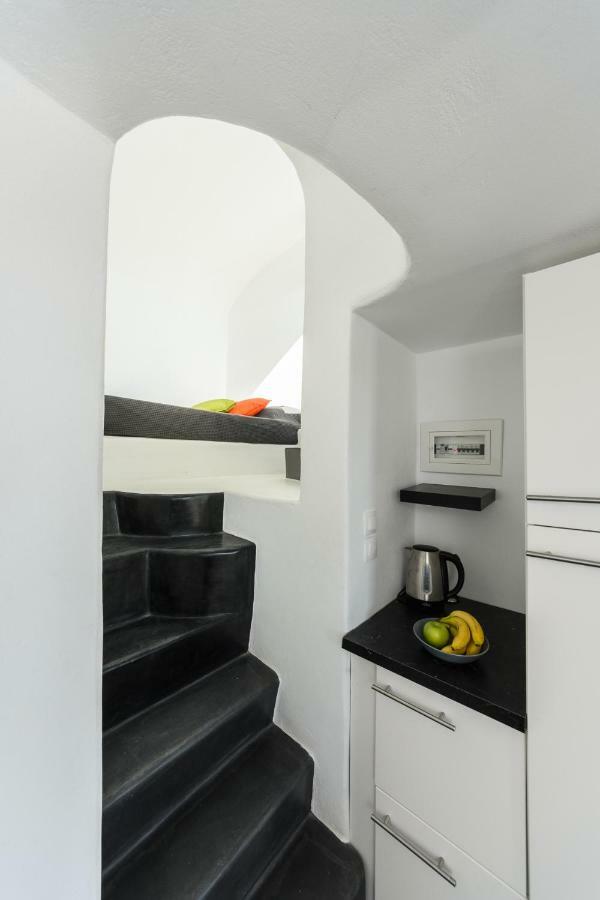 The Luna Suite Emporio  Екстериор снимка